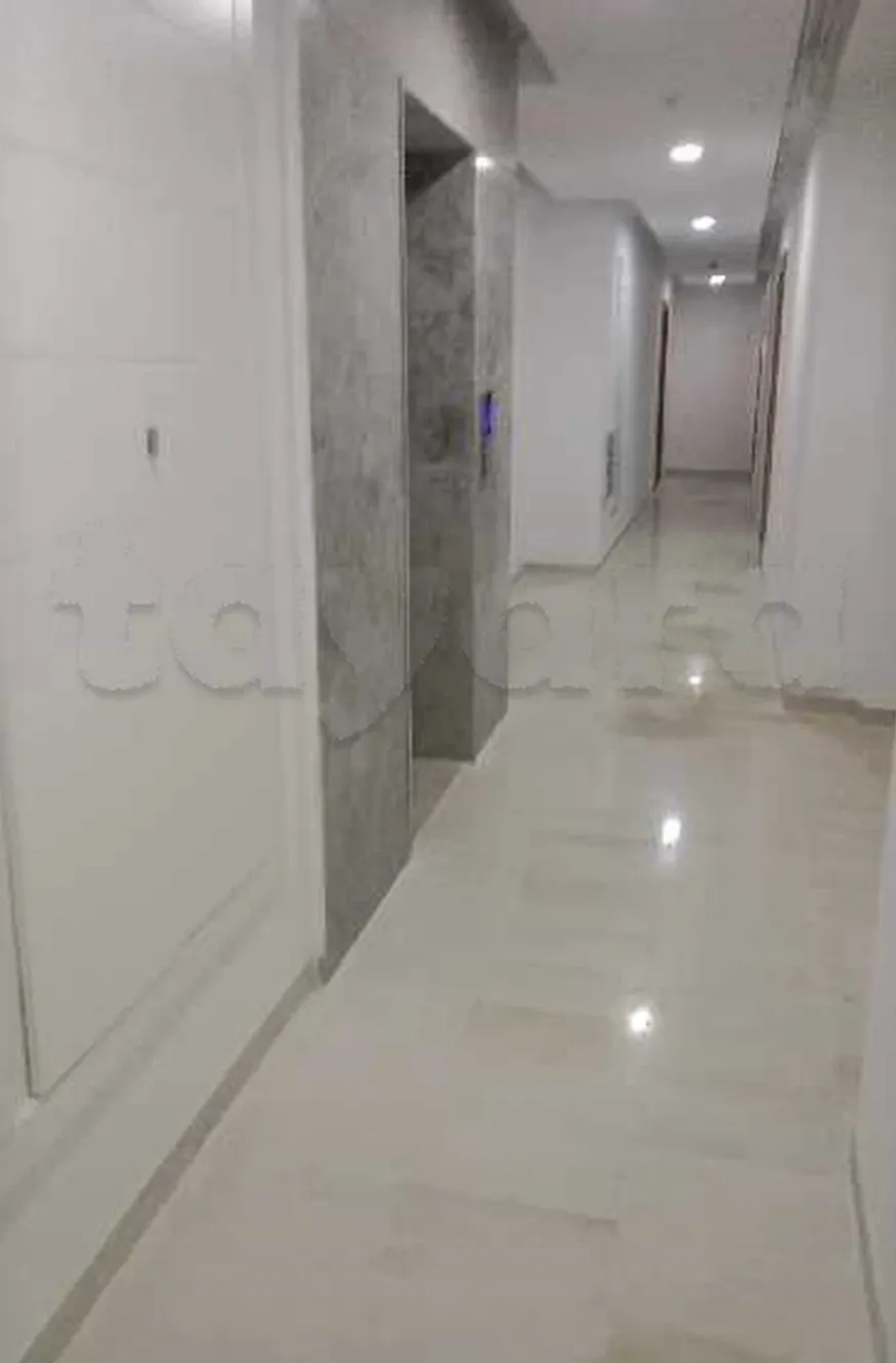 Location S2 vide à Borj Louzir