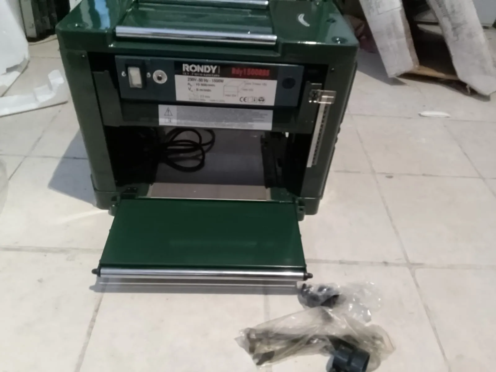 Robot stationnaire