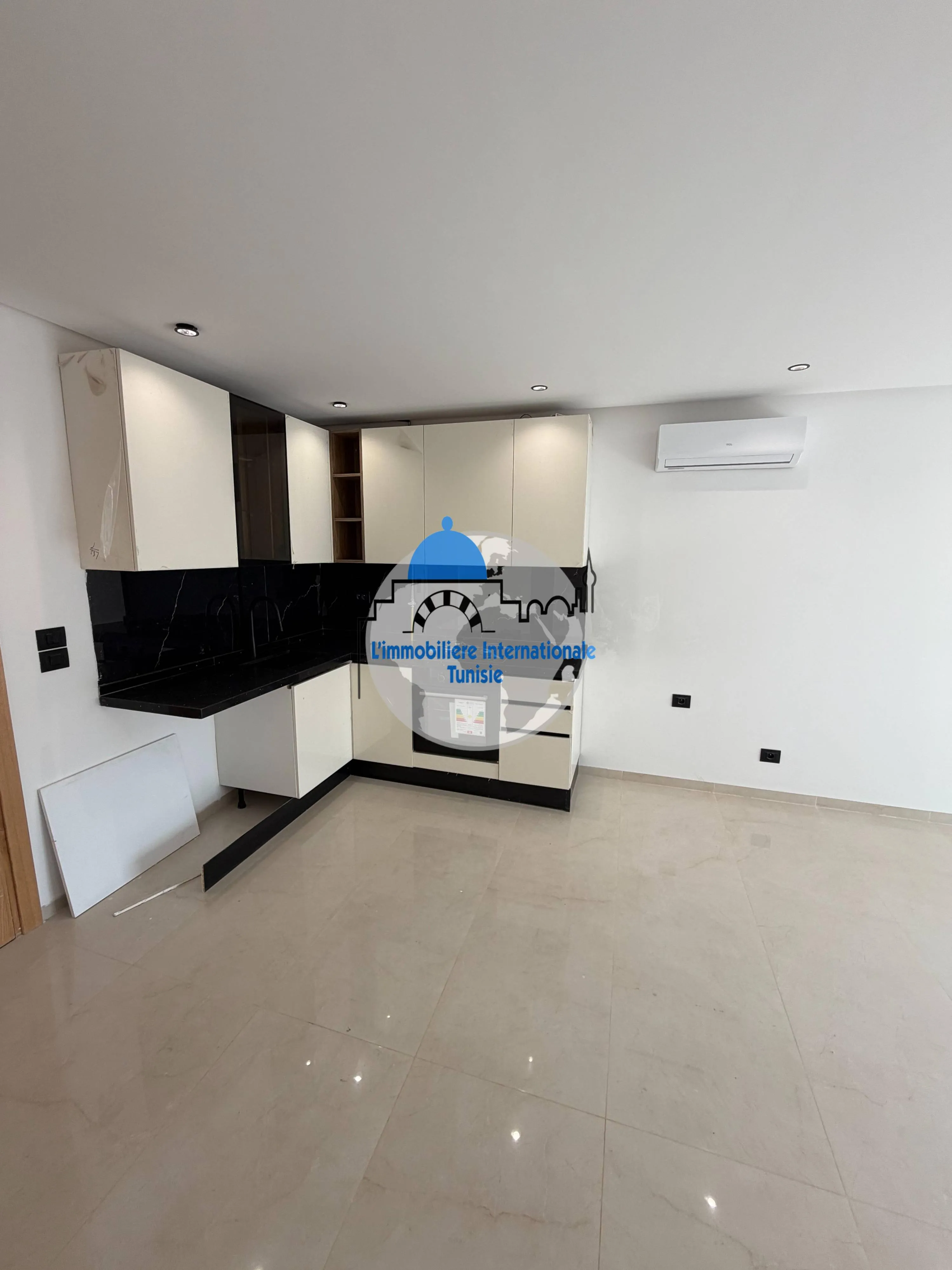 à vendre appartement en S+2 à Sahloul 3