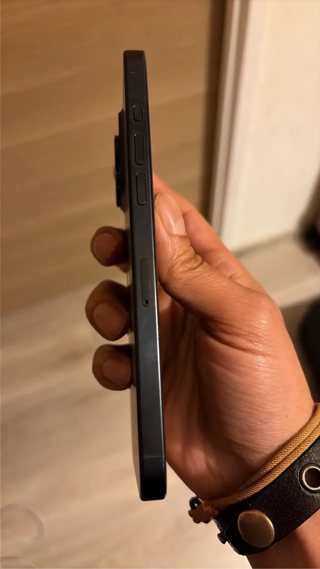iphone 15 Pro Max - photo 2