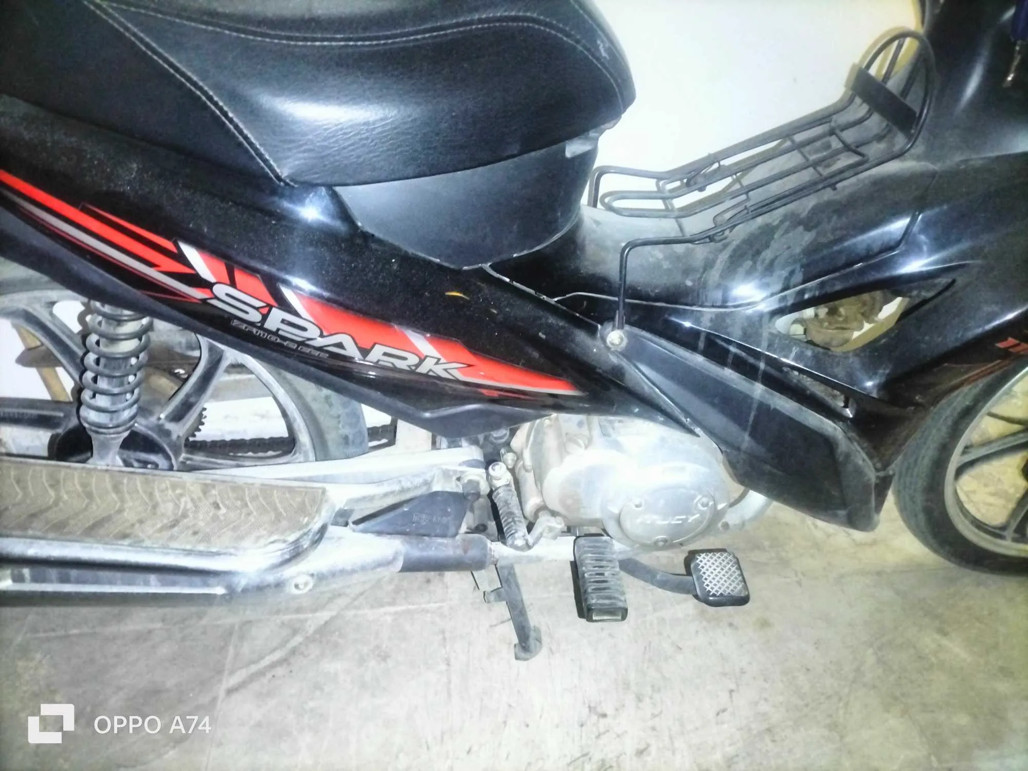 Itucy spark ndhifa kol chay d'origine 