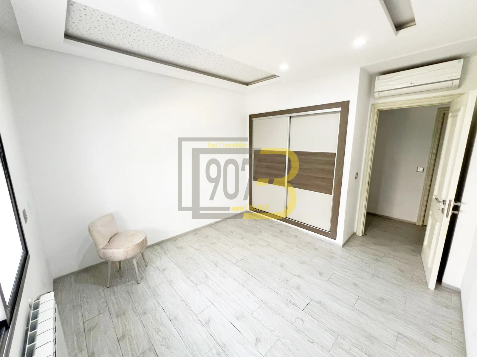 a vendre – Luxueux Appartement S+3 à Menzah 9C