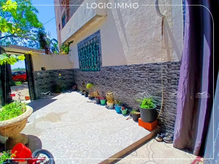 A Vendre une maison S+2 indépendante située à mrezga