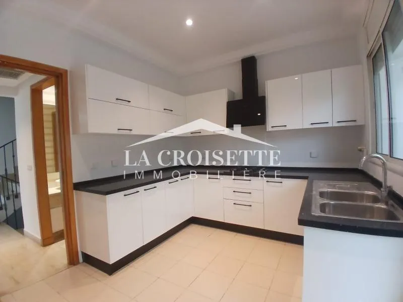 Triplex s4 avec jardin à Ain Zaghouan nord MTRL0047