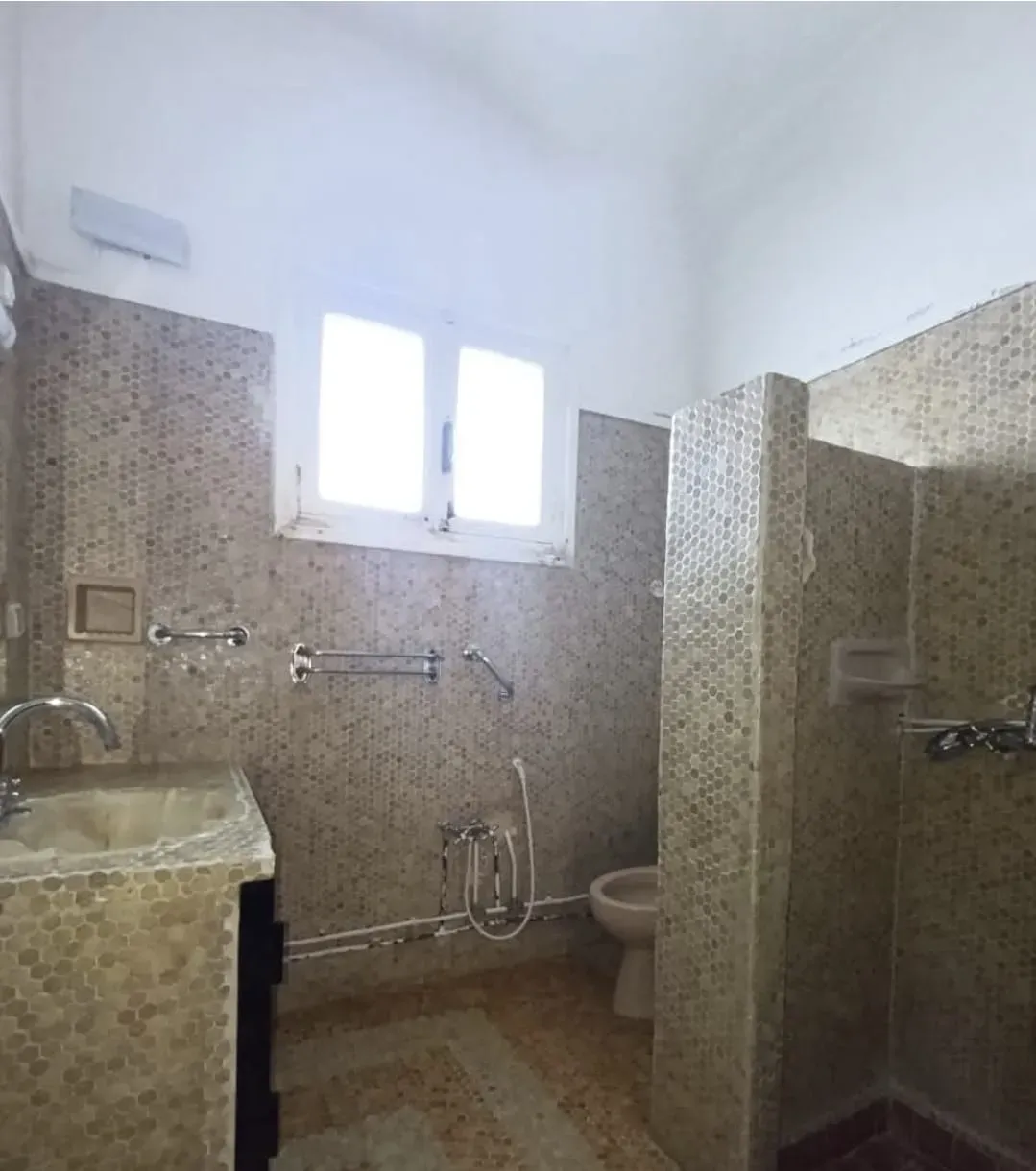 đĂ VENDRE â Projet D'Or 4000 mÂČâ FACE MER Ă  Chott Meriem