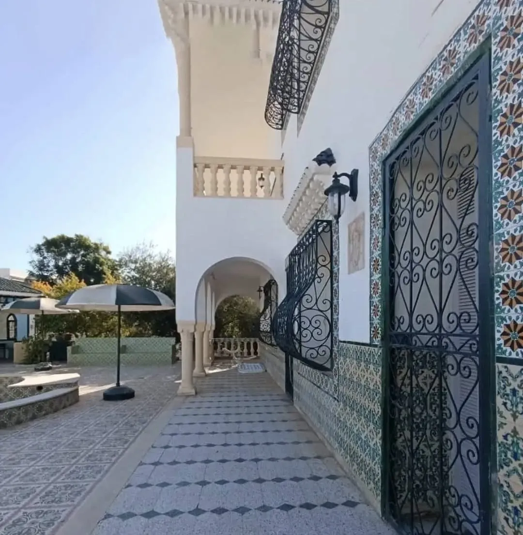 đĂ VENDRE â Projet D'Or 4000 mÂČâ FACE MER Ă  Chott Meriem