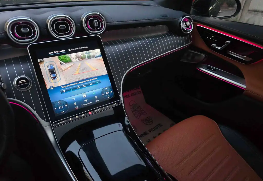 ⛔️Mercedes🇩🇪GLC300e 2025 8000km 4matic⛔️ 
        🔁 on accepte l échange des voitures