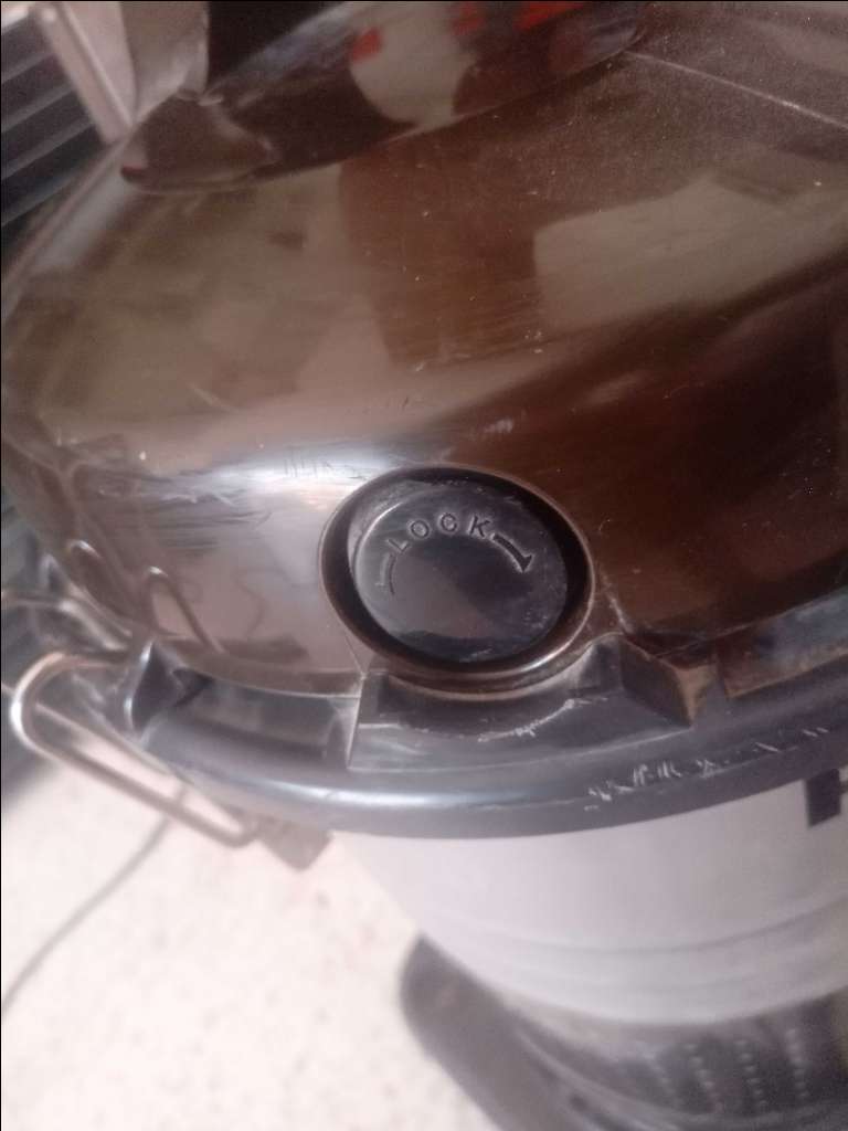 Aspirateur cylindre sans sac très puissante marque Panasonic