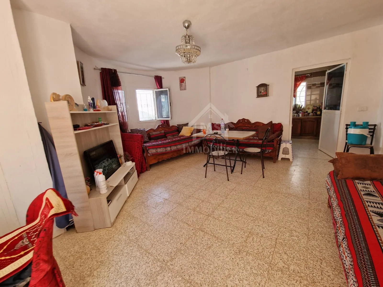 Maison S+2 avec garage et jardin à Hammamet Sud à vendre