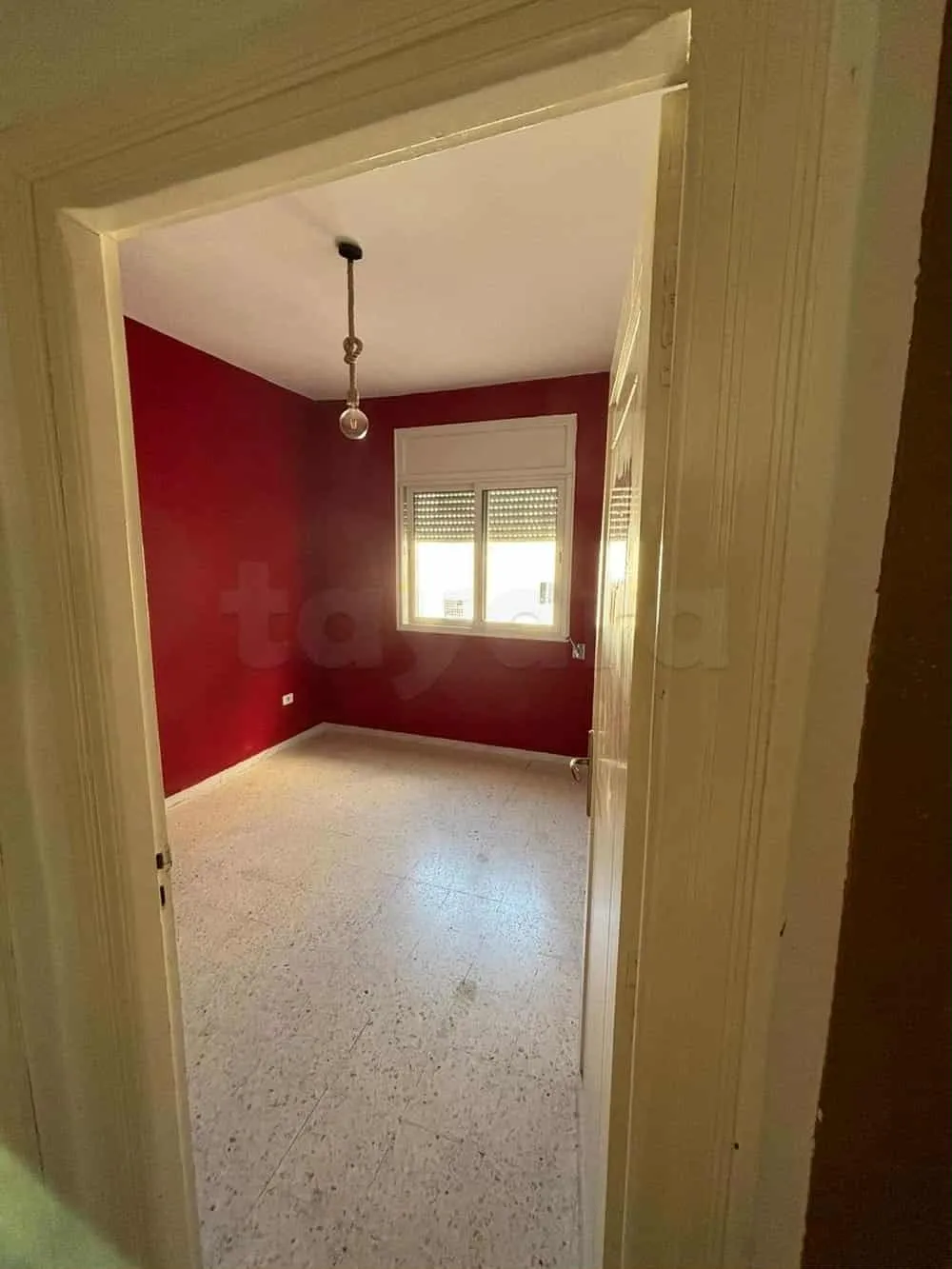 un appartements s+1 au 2éme étage (sans ascenseur) a louera Manouba Saneyet Ben Abdallah Prés de lycée