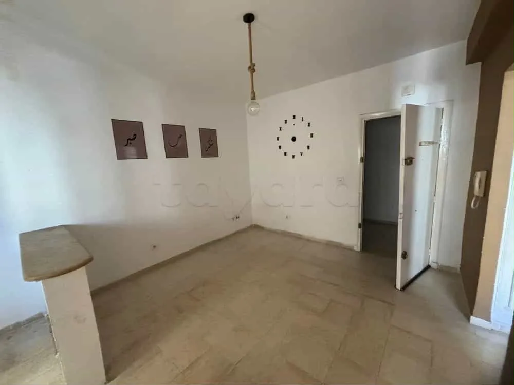 un appartements s+1 au 2éme étage (sans ascenseur) a louera Manouba Saneyet Ben Abdallah Prés de lycée