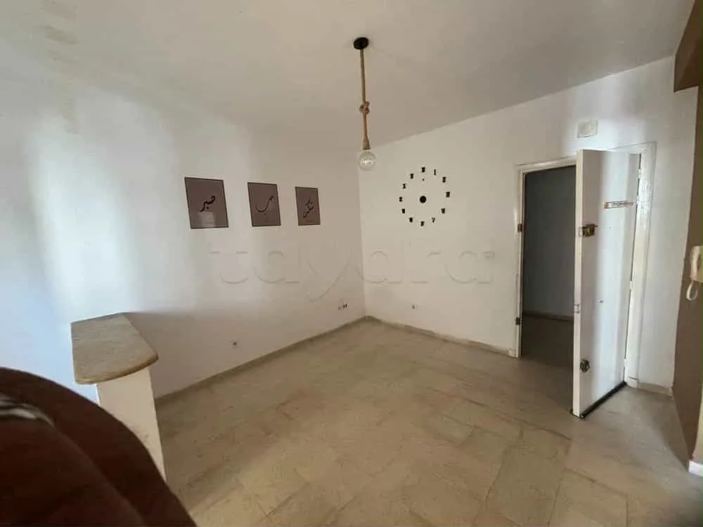 un appartements s+1 au 2éme étage (sans ascenseur) a louera Manouba Saneyet Ben Abdallah Prés de lycée