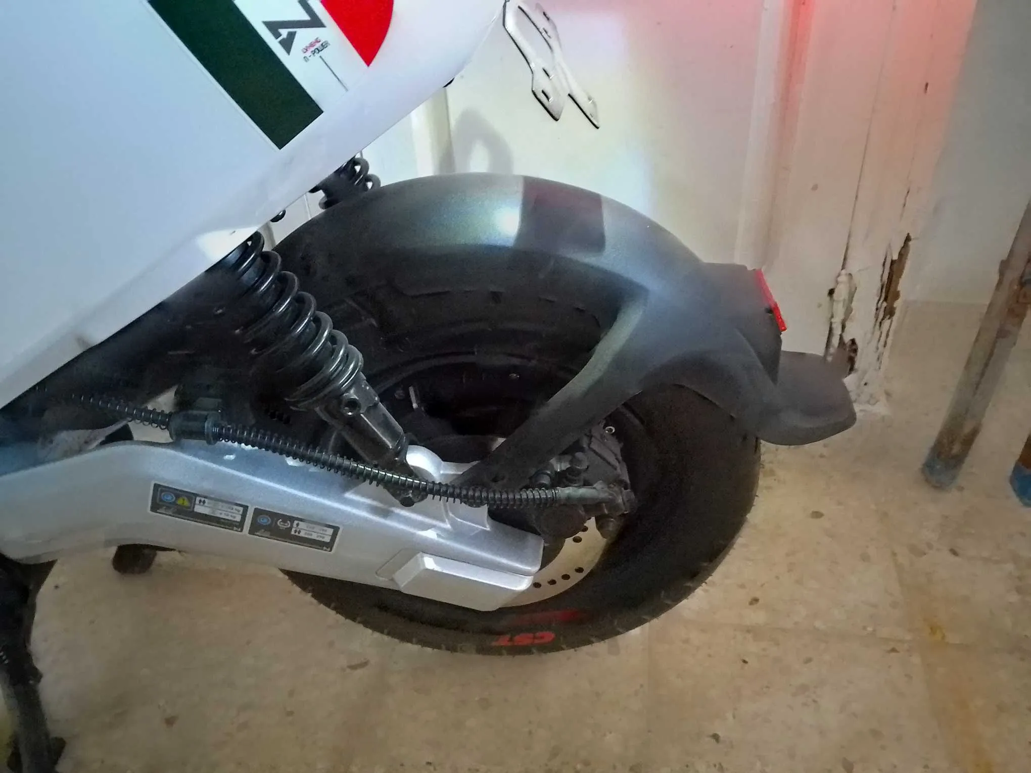 motos scoter électrique neuf tel:56177695.