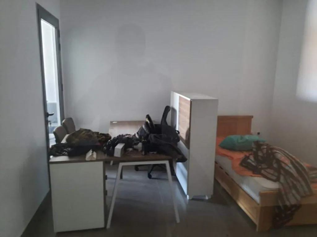 À louer : Local industriel 500 m² avec open space administratif et cour extérieure – ZI El Mghira