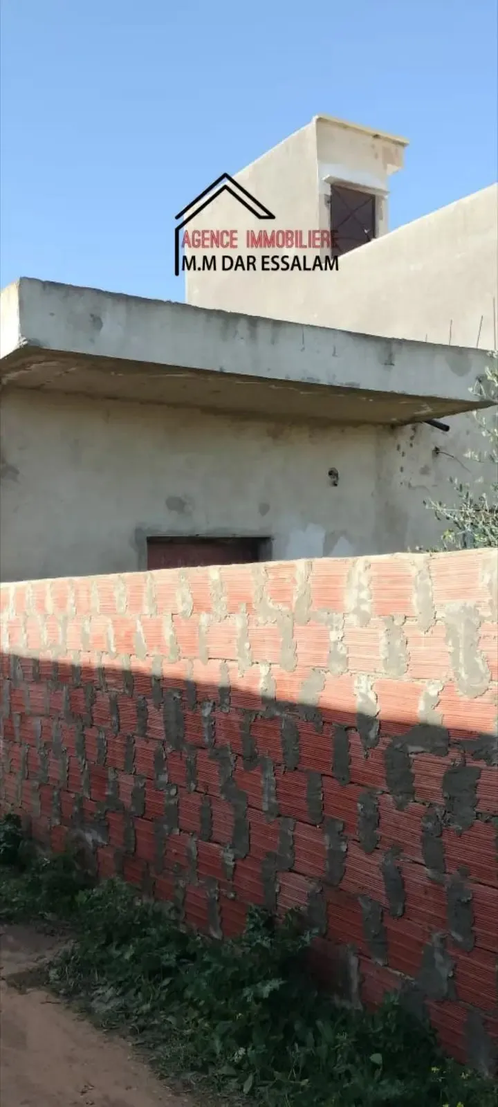 deux garages près de toutes commodités à vendre