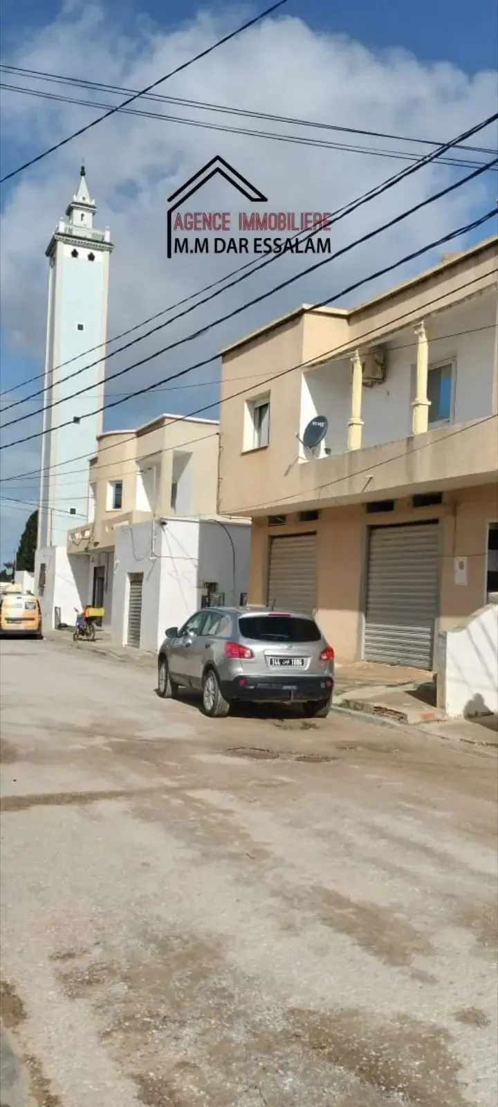 deux garages près de toutes commodités à vendre