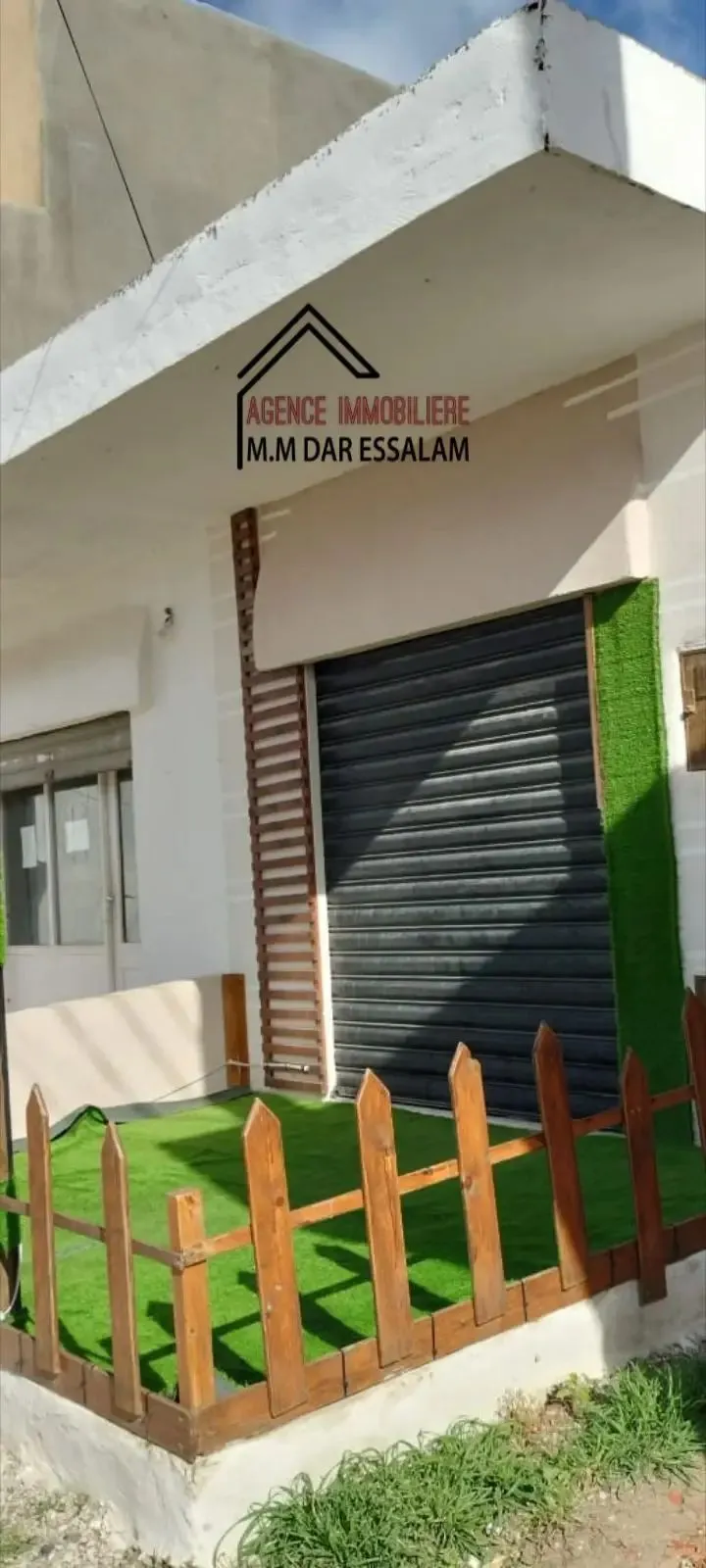 deux garages près de toutes commodités à vendre