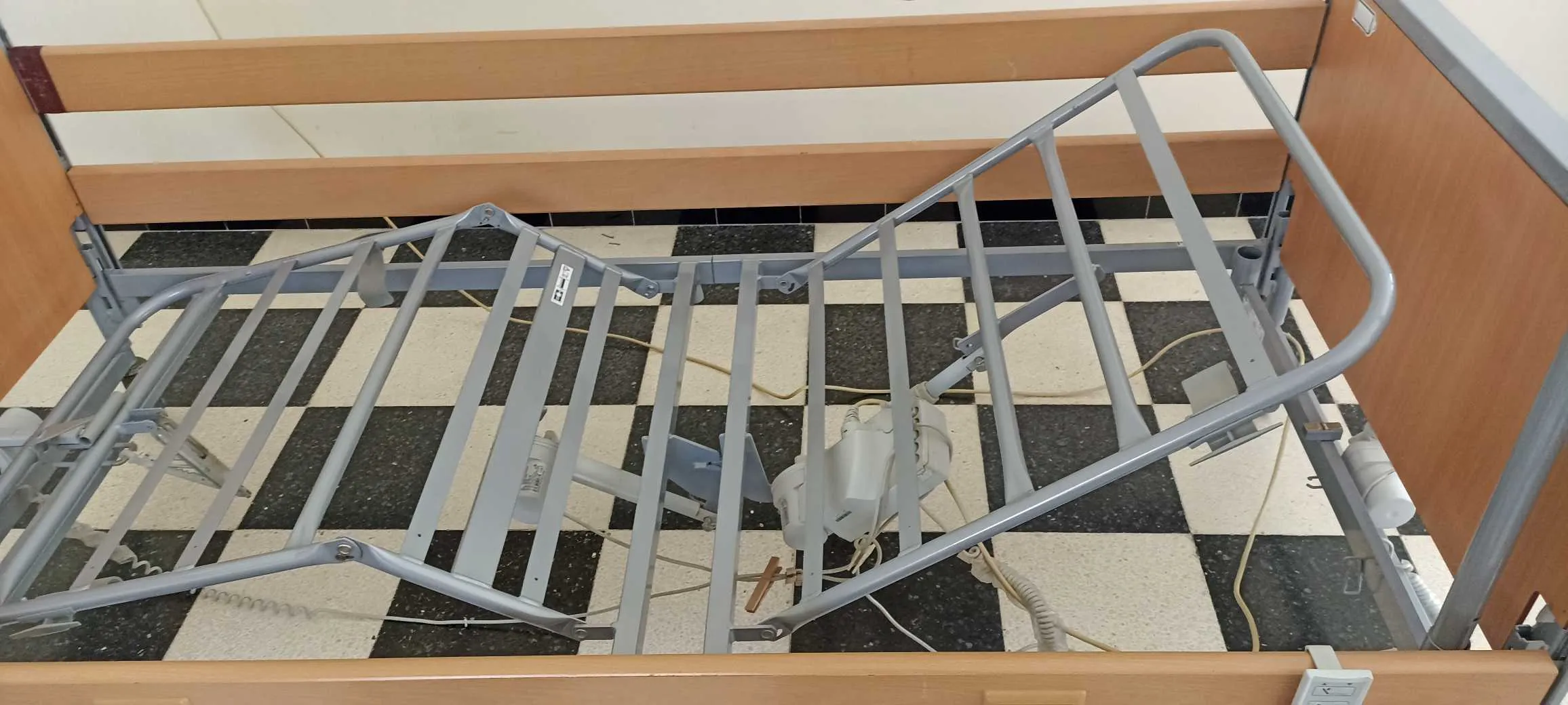 Lit médicalisé électrique Invacare 