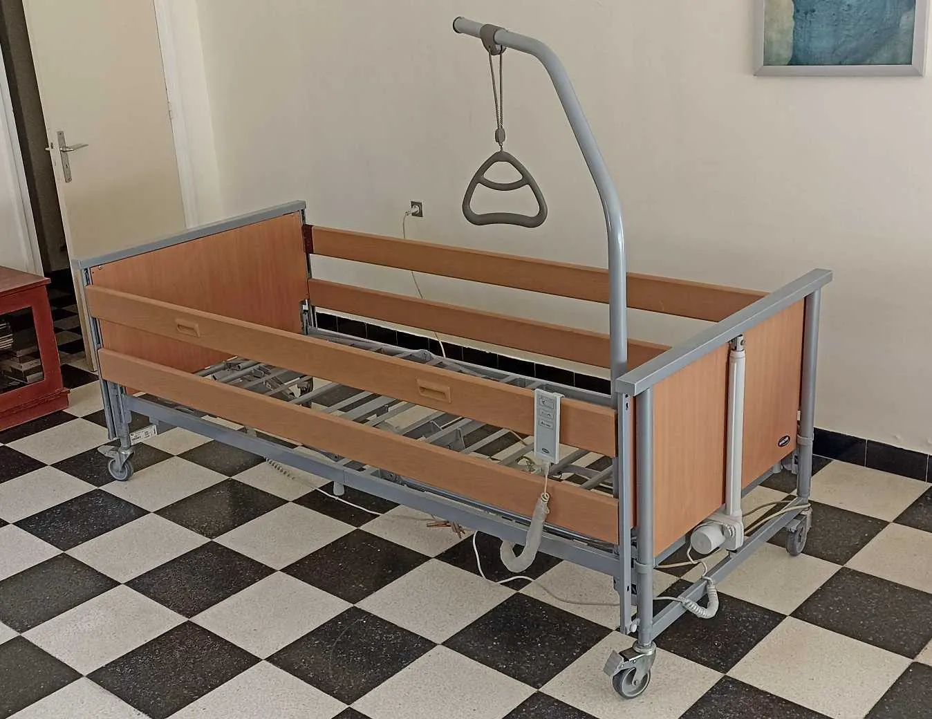 Lit médicalisé électrique Invacare 