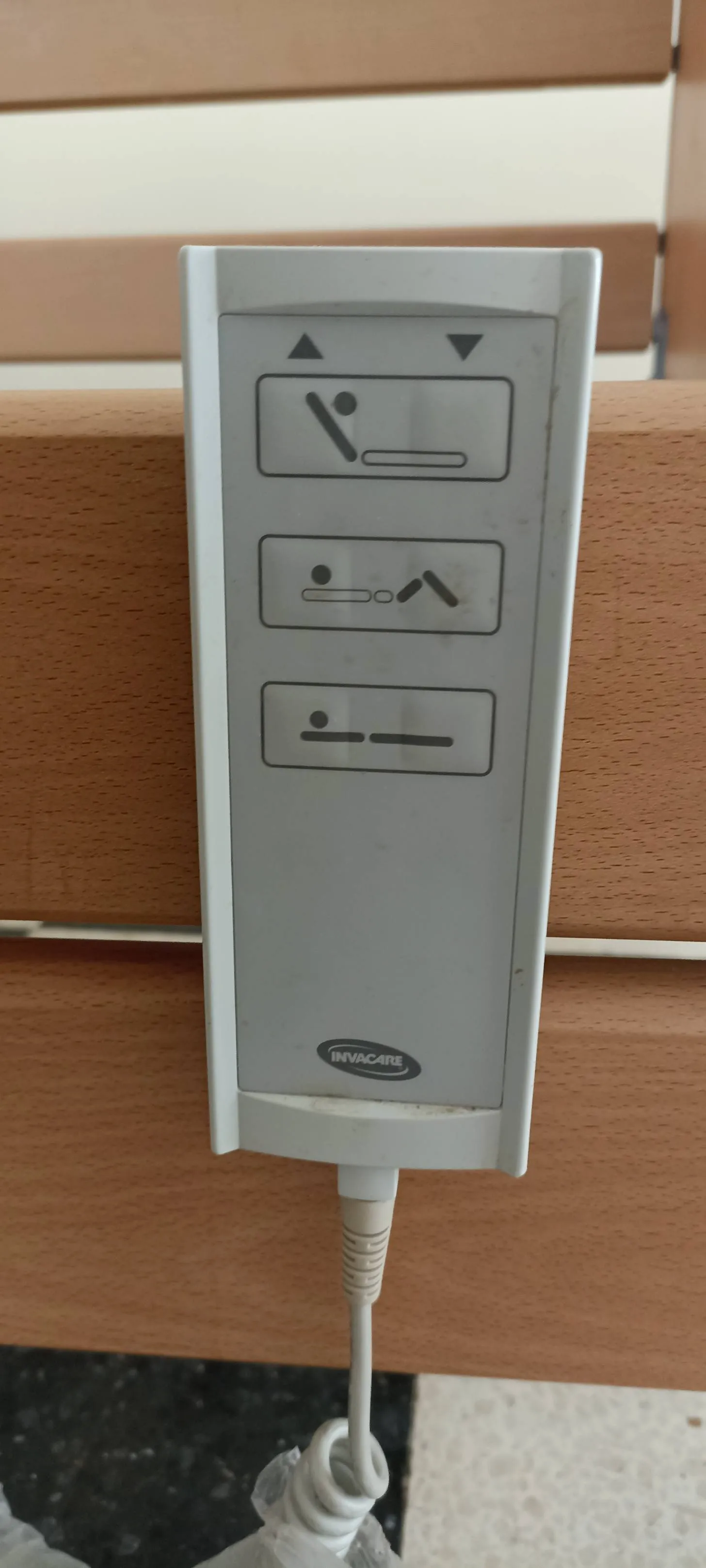 Lit médicalisé électrique Invacare 