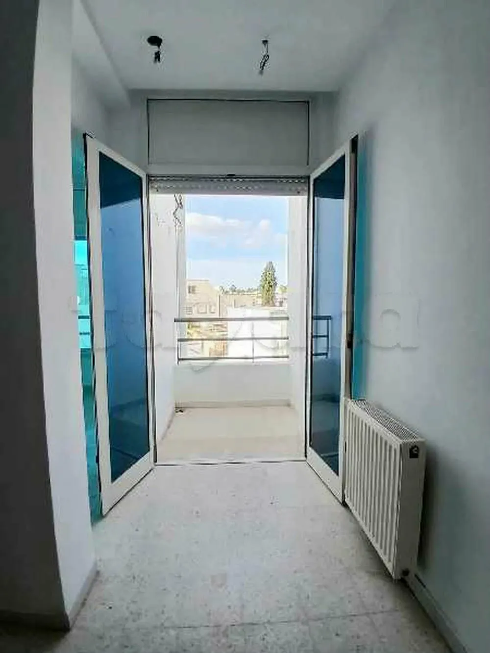 un appartements s+2 au 2éme étage (avec ascenseur) a louer situé a Denden En face l'artisanat