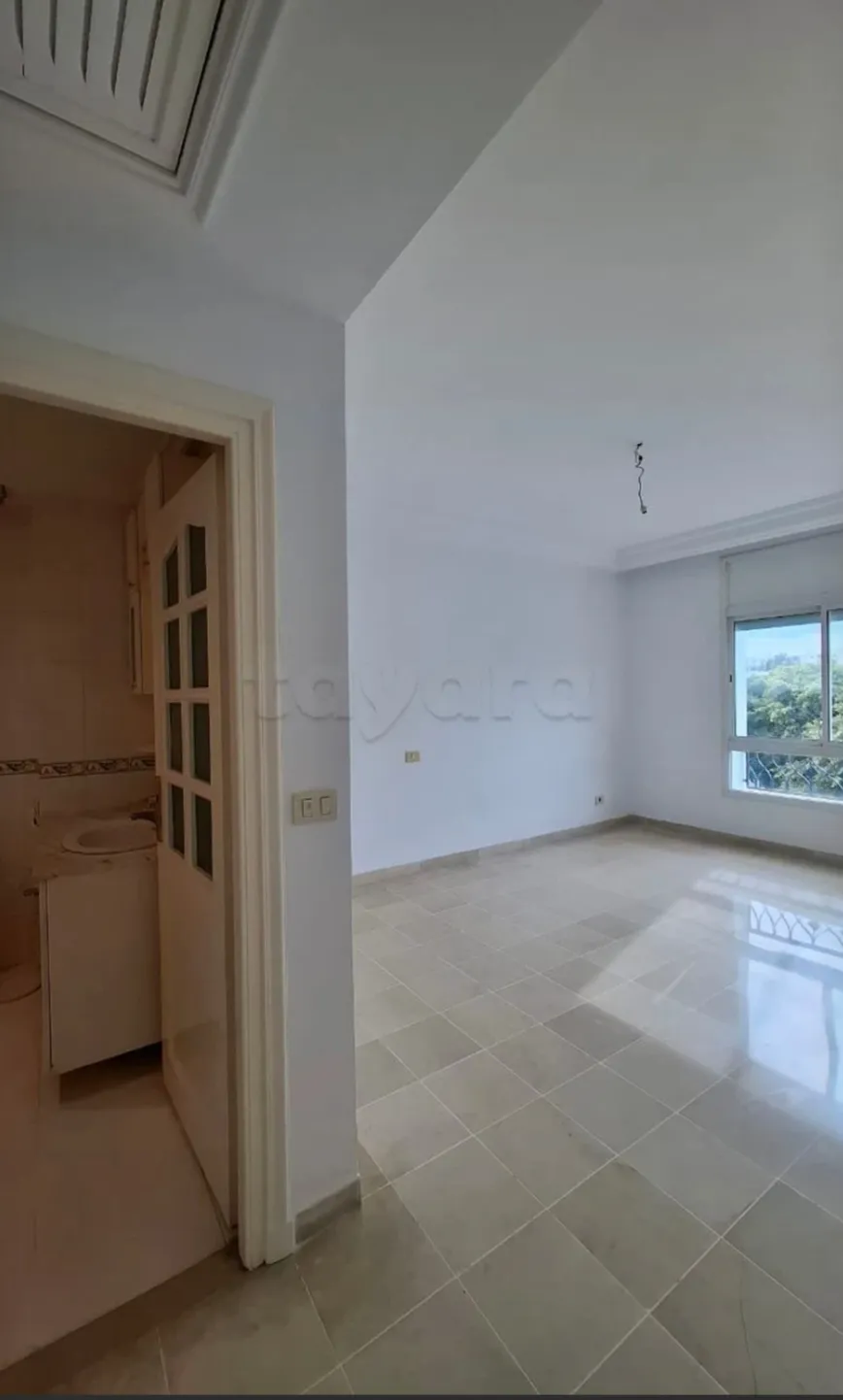 Location S3 vide à El Manar 2