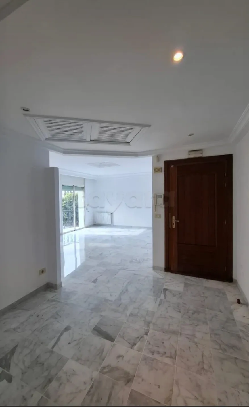 Location S3 vide à El Manar 2