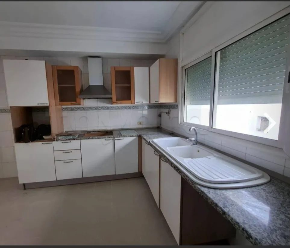 Location S3 vide à El Manar 2