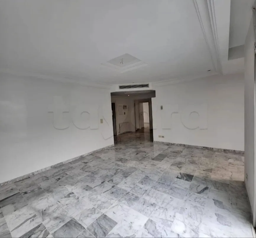 Location S3 vide à El Manar 2