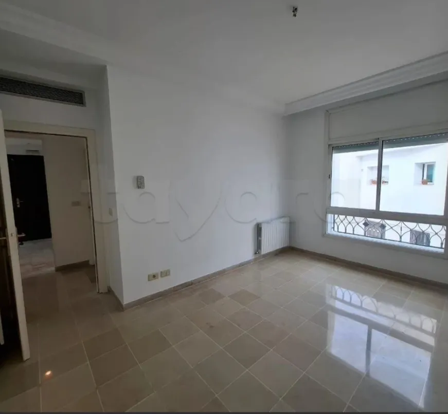 Location S3 vide à El Manar 2