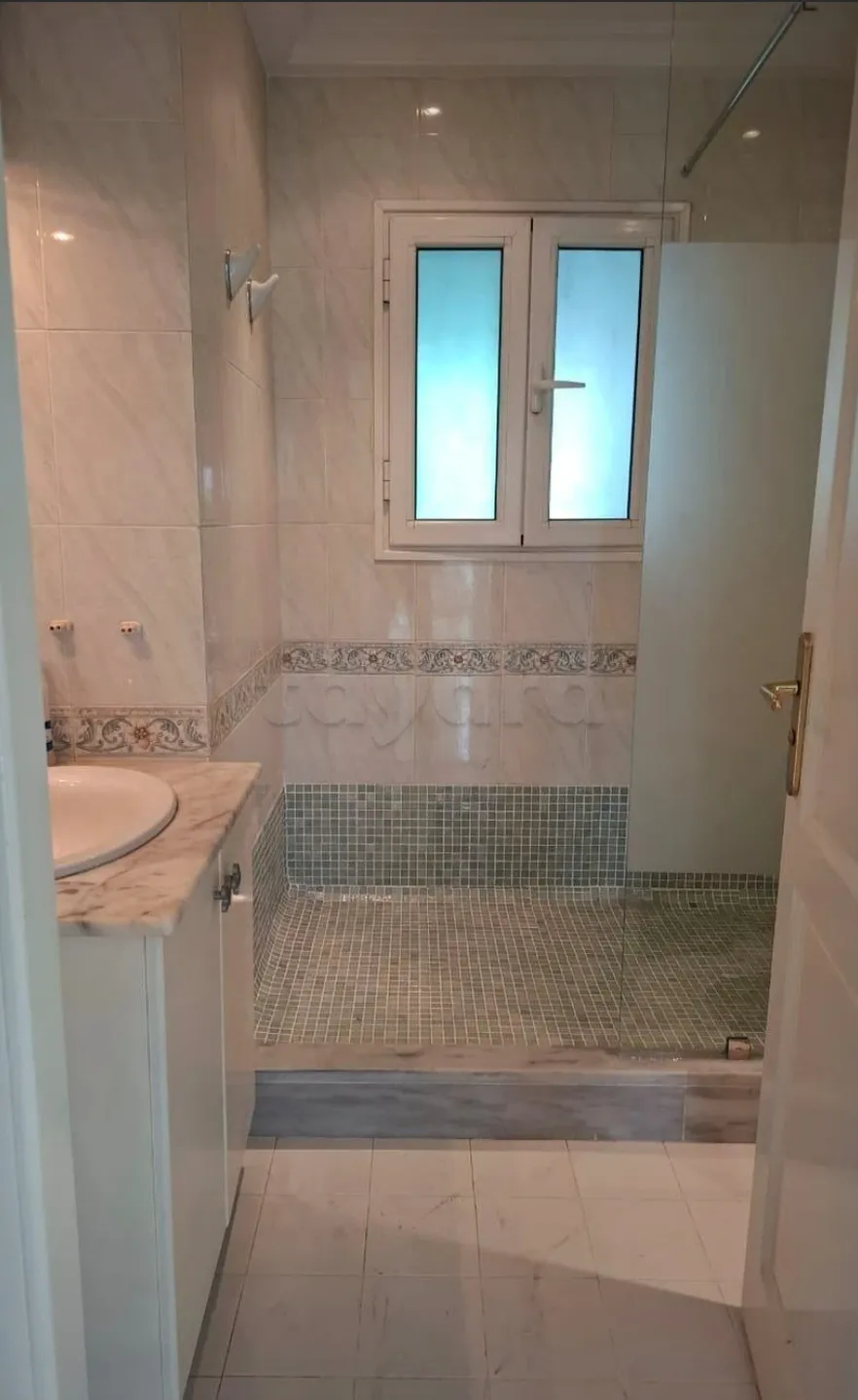 Location S3 vide à El Manar 2