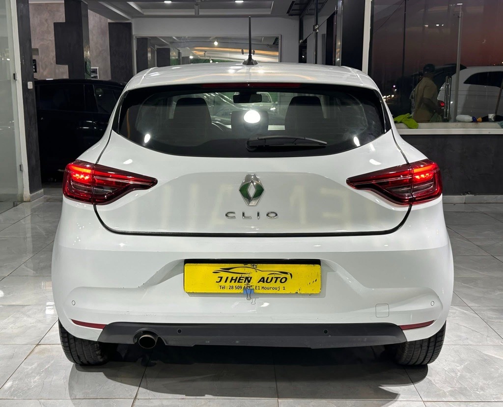 CLIO 5 très propre 