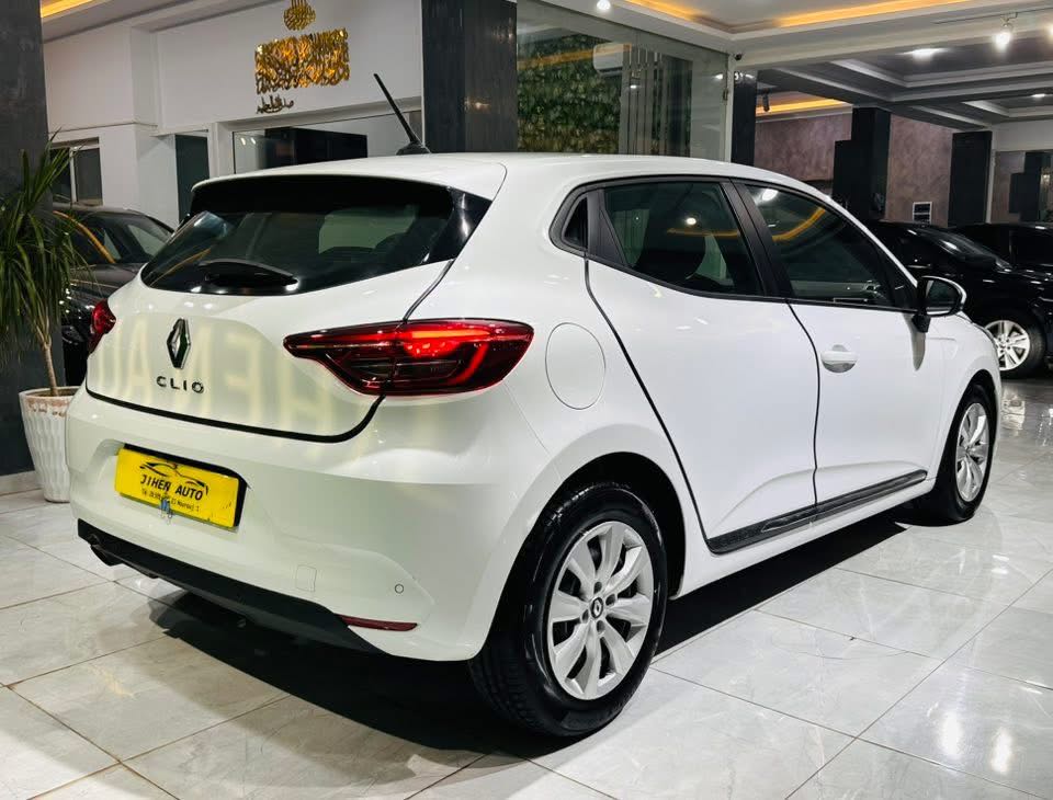 CLIO 5 très propre 