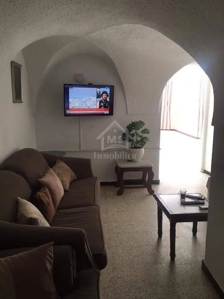 Maison arabesque S+4 à vendre à Béni Khiar 51355351