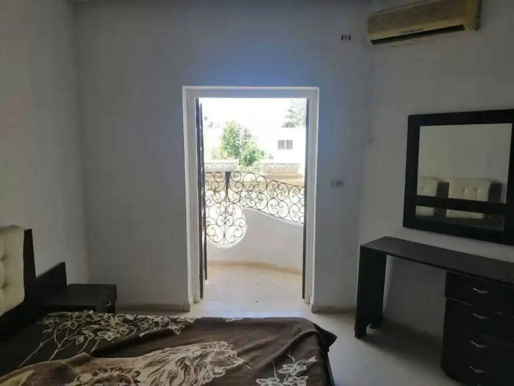 À vendre : Maison à Hammam Sousse, Cleopâtre, Côté Mer 🌊🏡

Référence : R028 - photo 9