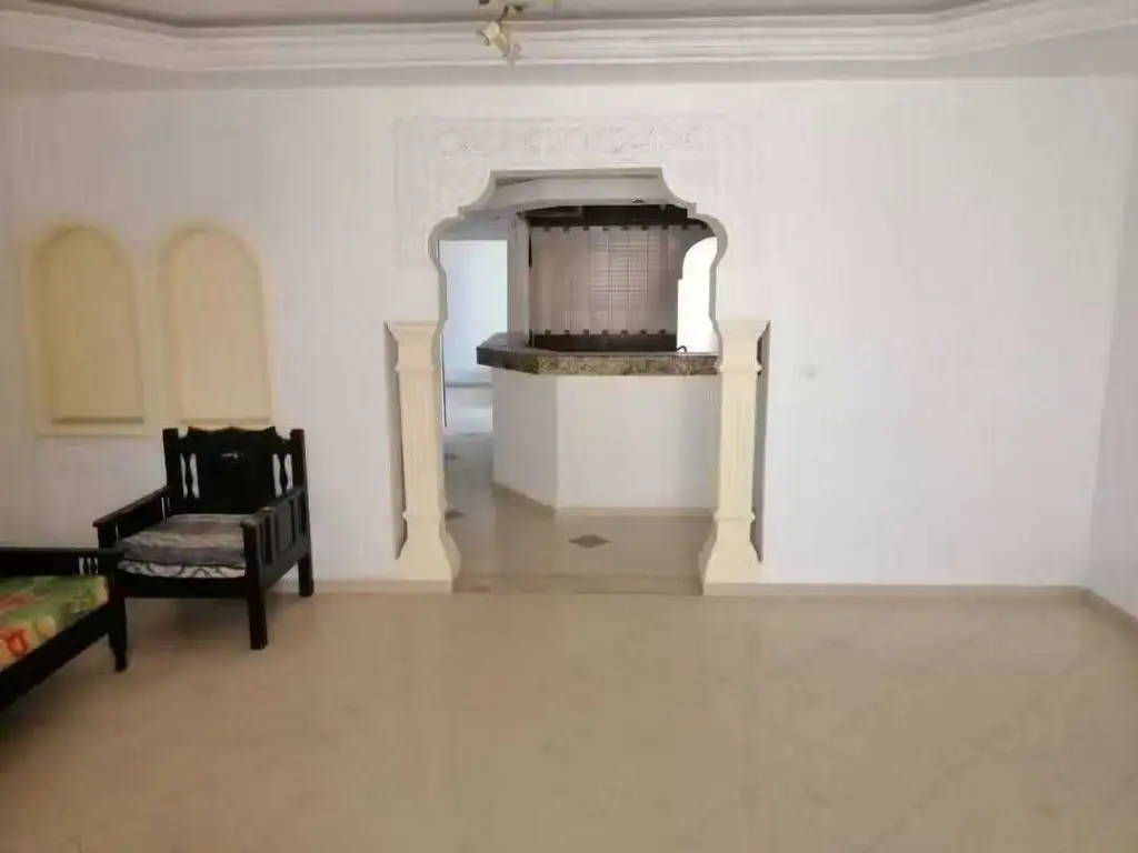 À vendre : Maison à Hammam Sousse, Cleopâtre, Côté Mer 🌊🏡

Référence : R028 - photo 2