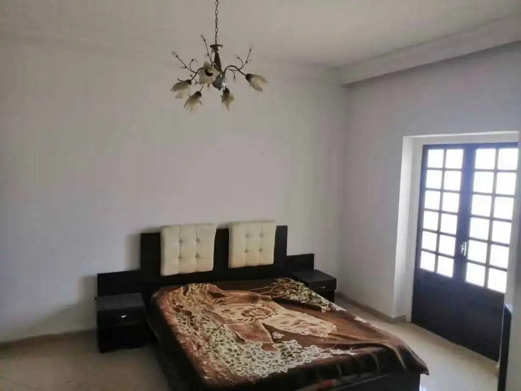 À vendre : Maison à Hammam Sousse, Cleopâtre, Côté Mer 🌊🏡

Référence : R028 - photo 3