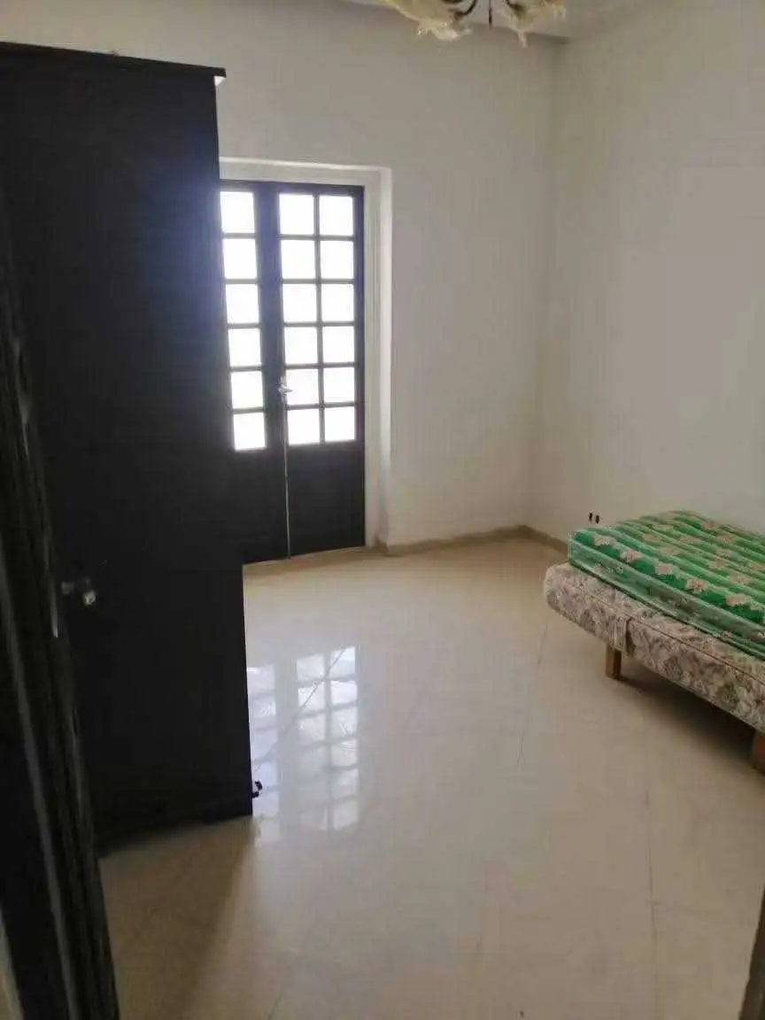 À vendre : Maison à Hammam Sousse, Cleopâtre, Côté Mer 🌊🏡

Référence : R028 - photo 4