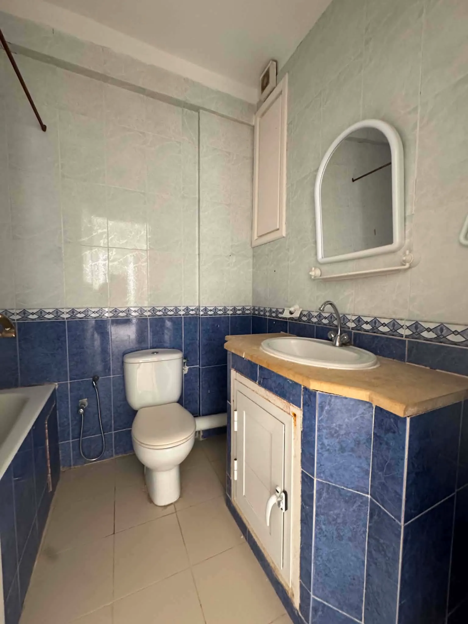 un appartement s+2 au 3éme étage(doubles ascenseurs) a louer a ennacer 2 prés de zen