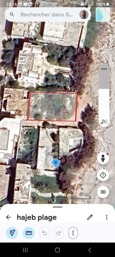 Terrain pied dans l'eau 