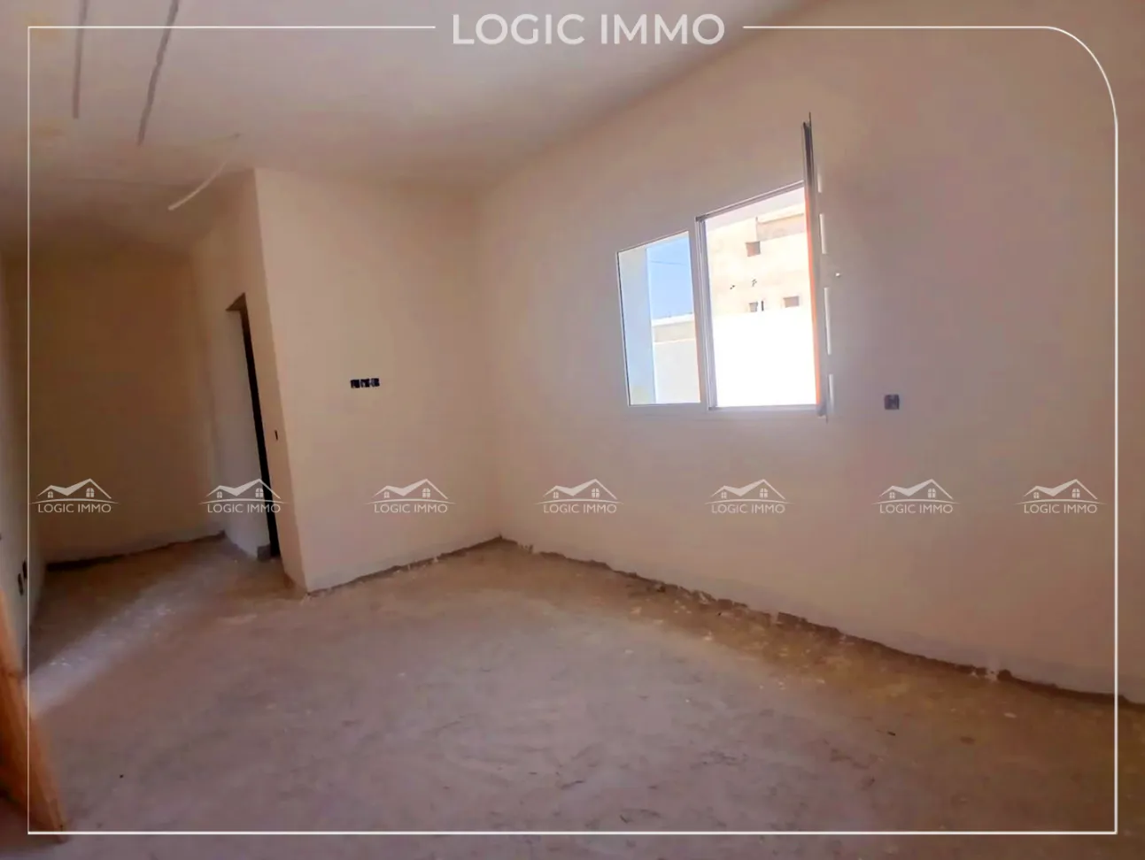 A vendre une maison inachevée située à basabseya Hammamet 