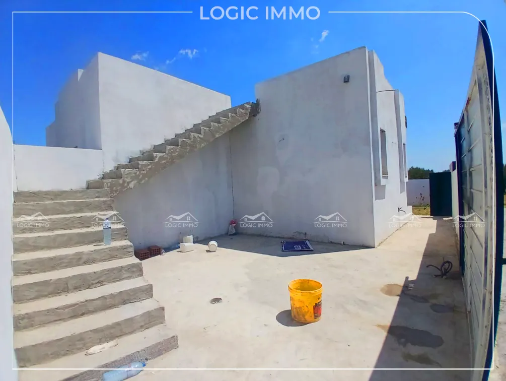 A vendre une maison inachevée située à basabseya Hammamet 