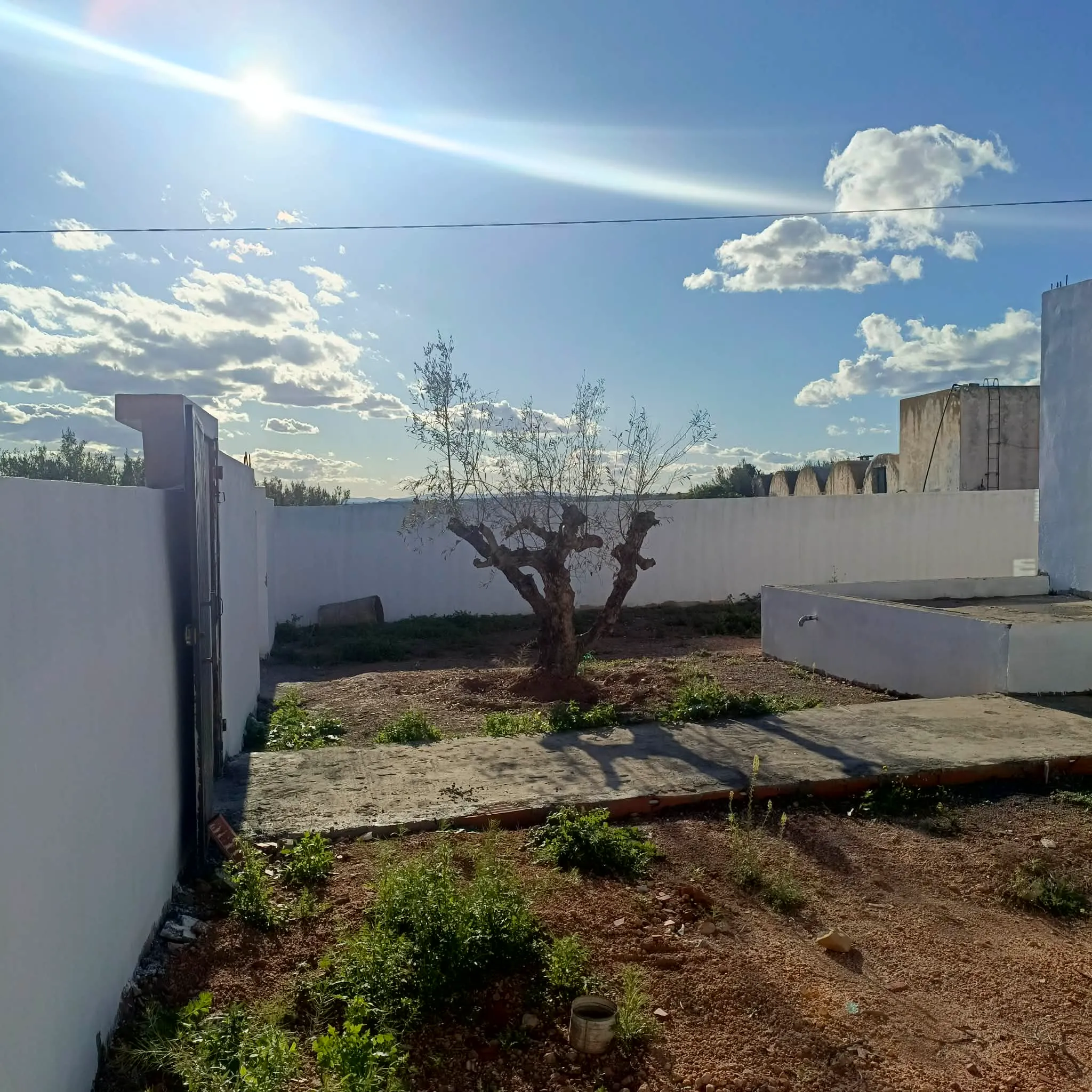 AV villa de 400m pas loin de hammamet yasmine 