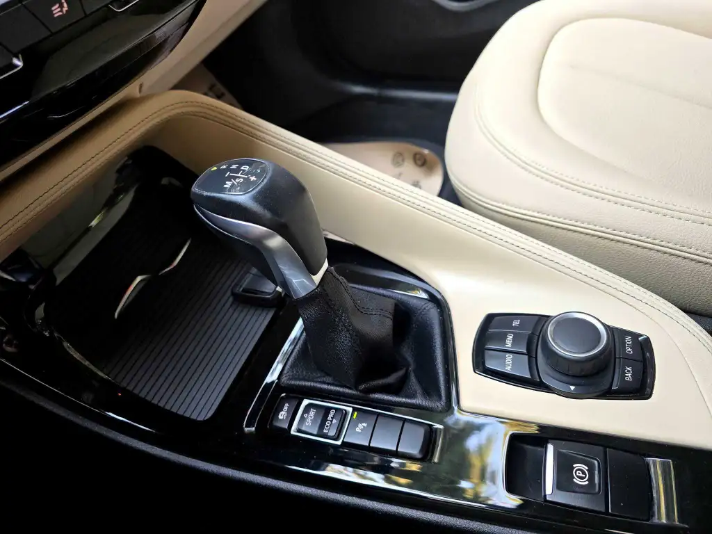 🇧🇪BMW X1 essence 105.000km certifiées🇩🇪
 
1ere main / entretien chez BMW charguia  
 O