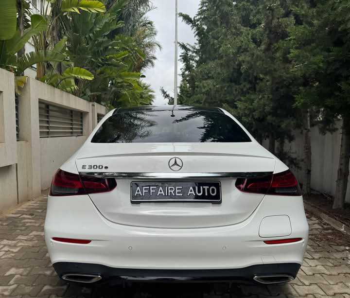 🇩🇪Mercedes-Benz Classe E 300e AMG🇩🇪
On accepte l'échange des voitures 29130012