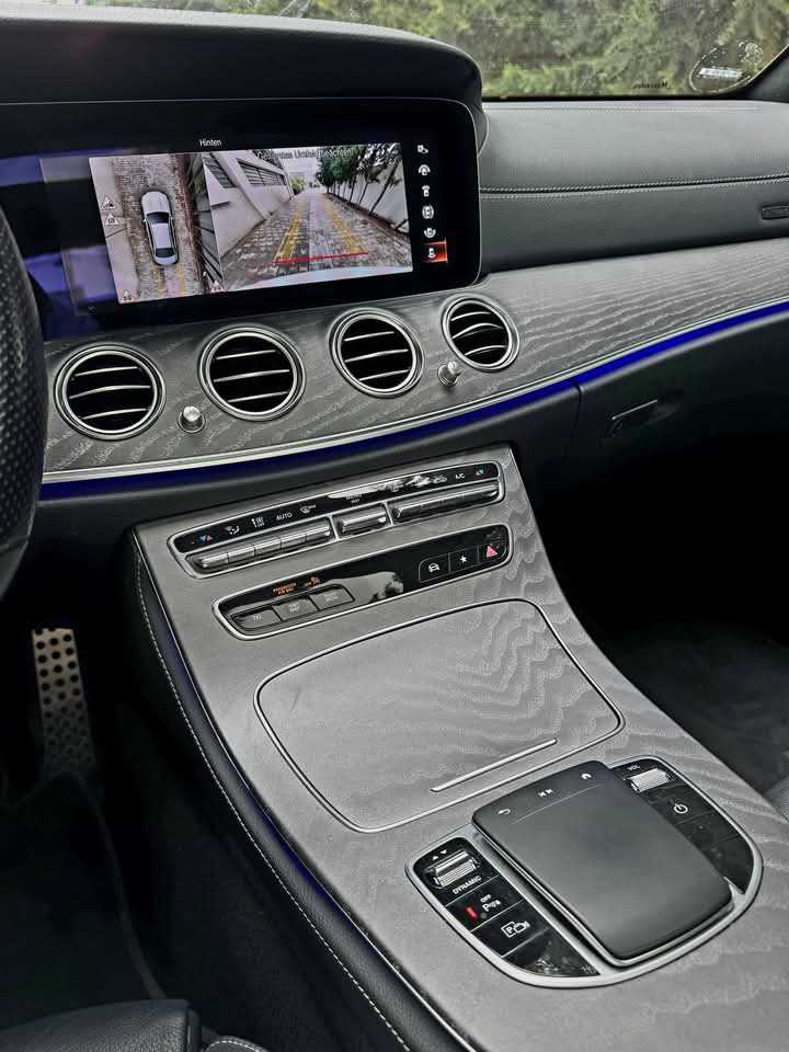 🇩🇪Mercedes-Benz Classe E 300e AMG🇩🇪
On accepte l'échange des voitures 29130012