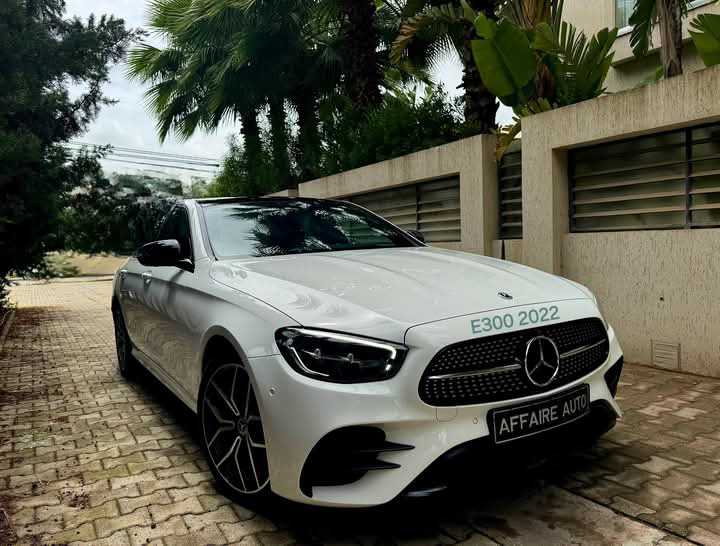 🇩🇪Mercedes-Benz Classe E 300e AMG🇩🇪
On accepte l'échange des voitures 29130012
