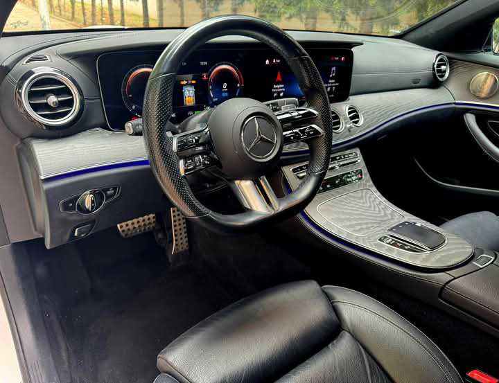🇩🇪Mercedes-Benz Classe E 300e AMG🇩🇪
On accepte l'échange des voitures 29130012