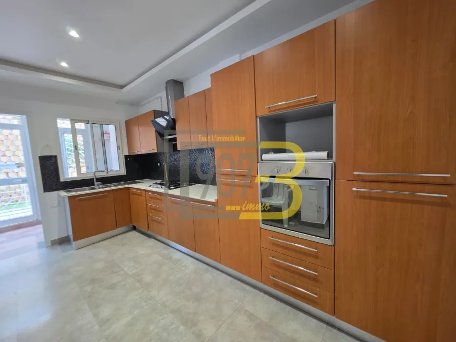 À louer Appartement S+2 avec jardin et terrasse – Menzah 9B