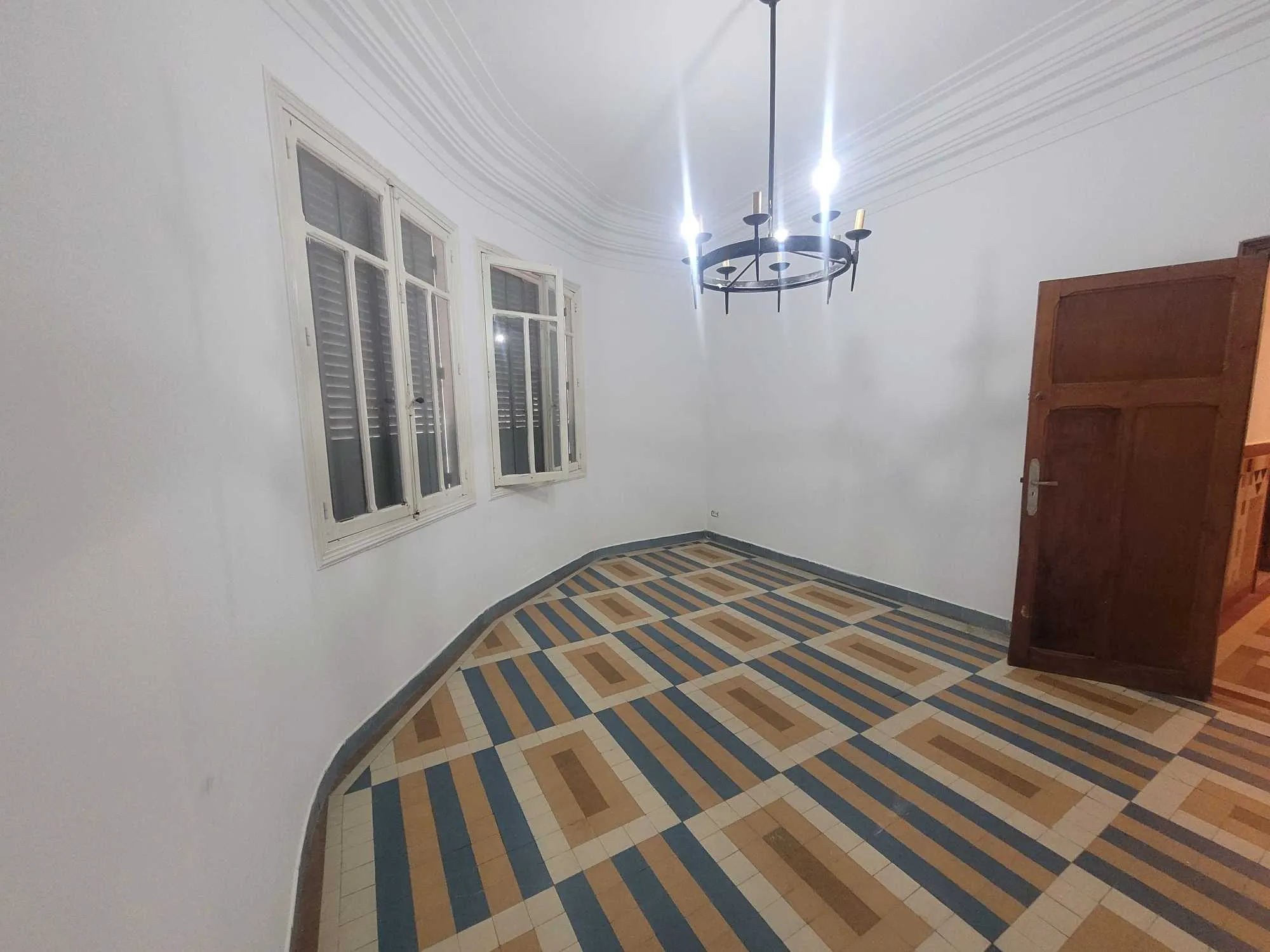 A Louer un Bureau H+6 au Centre Ville de Bizerte